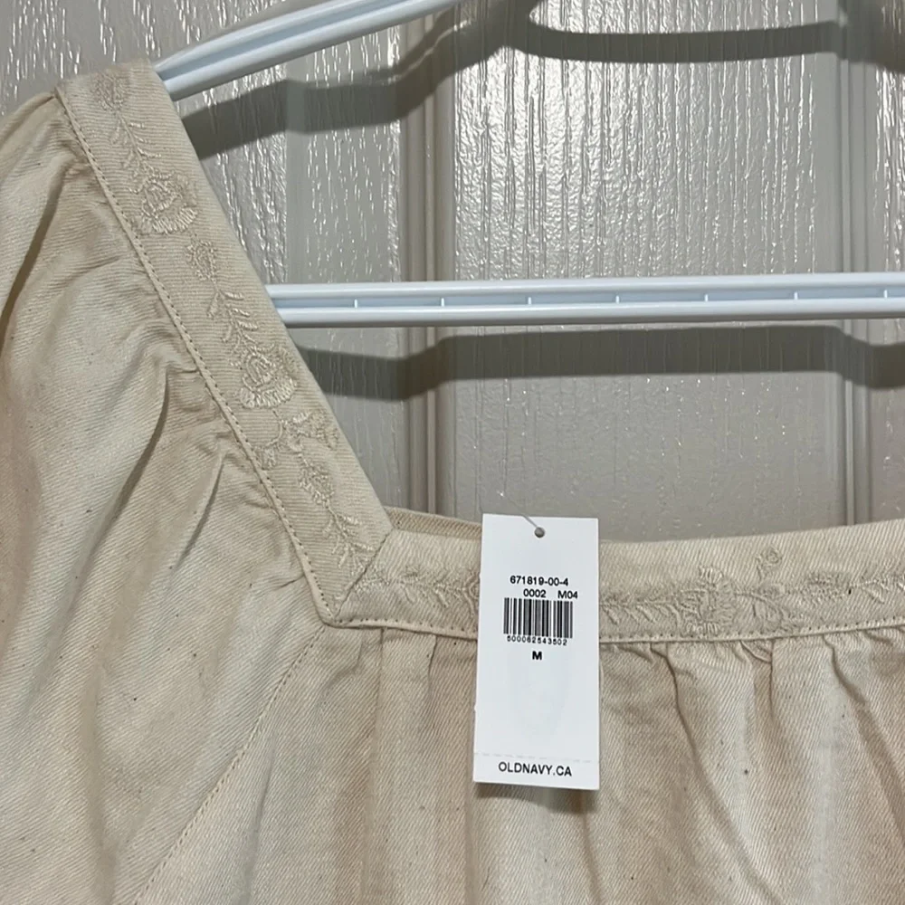 Old navy blouse - Picture 2 of 4